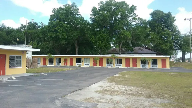 Sunshine Inn motel