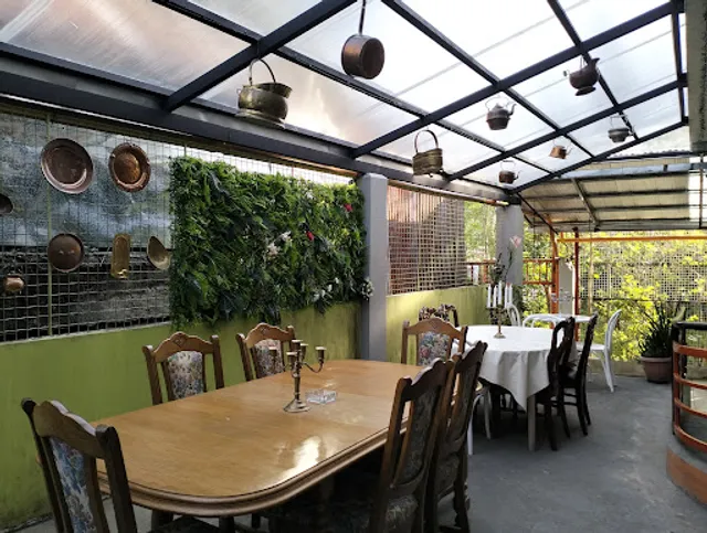 Jam's Family Restaurant and Tourist Inn