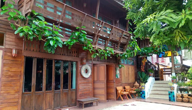 เฮือนน่านนิทรา (Nan Nitra Guest House)