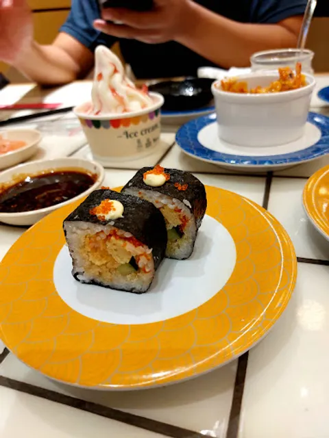 Tom Sushi | Plaza Blok M