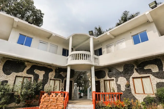 SPOT ON Soni Marriage Garden