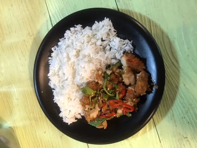 สุนทร อาหารไทย