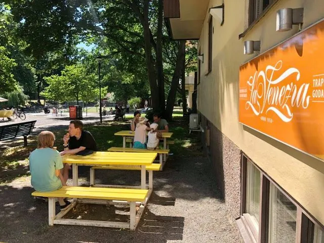 La Venezia ice cream bar