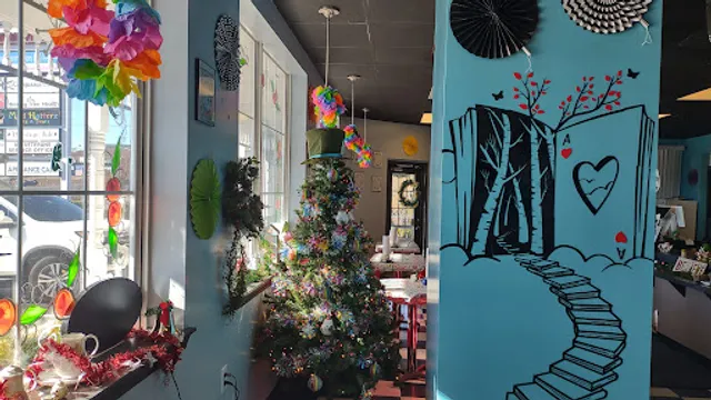 Mad Hatterz Eatz & Treatz