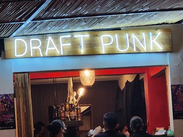 Draft Punk Craft Cafe