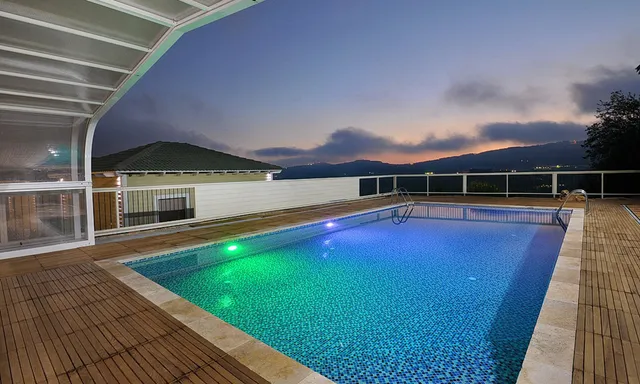 Luxurious suites facing Mount Hermon WHITE