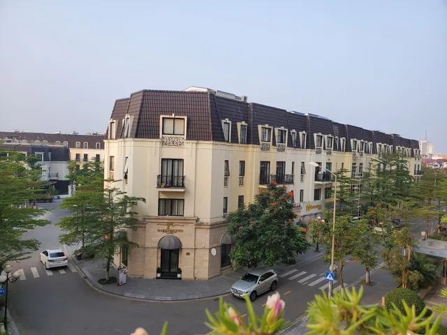 The Manor Crown Studio Apartment