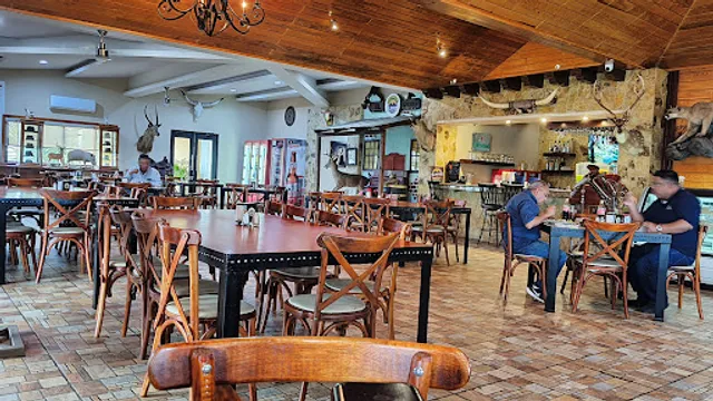 Restaurante - "El Refugio" -