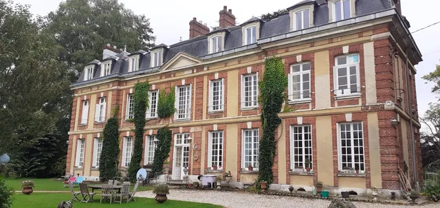 chateau du mont perreux