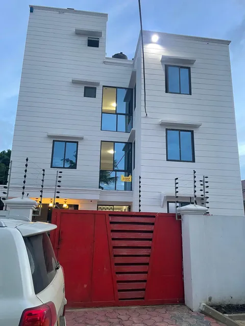 White Palms Apartment