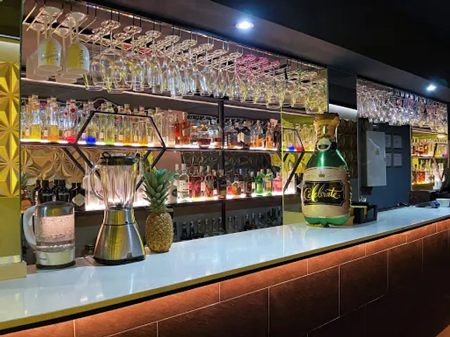 Black And Gold Shisha Lounge