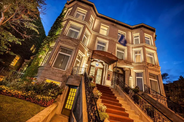 Chateau Versailles Hotel