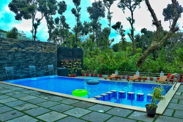 Christopher Holidays®