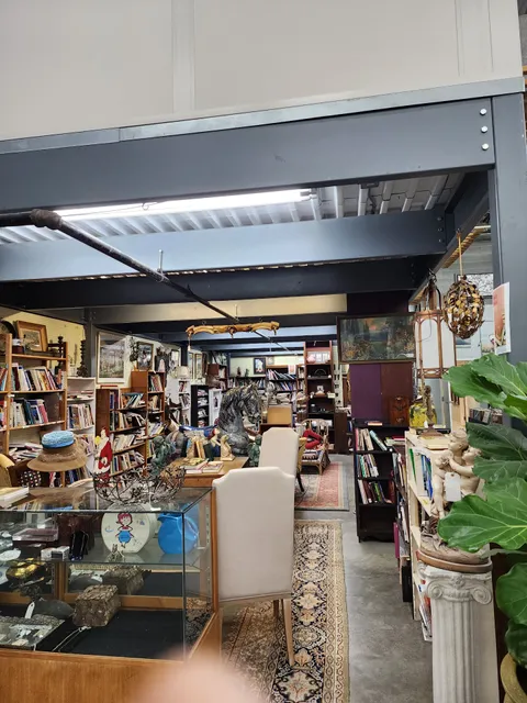 Antique Market Place