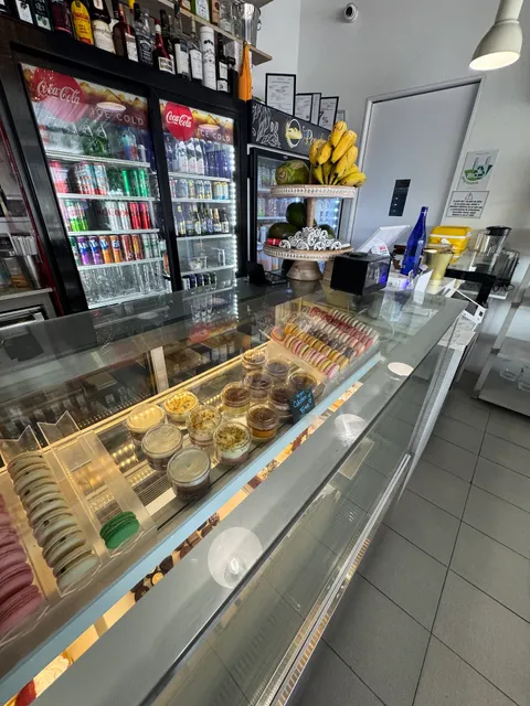 Panderri Bakery & Restaurant /Breakfast, Lunch,Dinner & Brunch