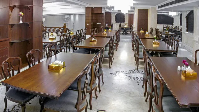 Aghdasieh Restaurant