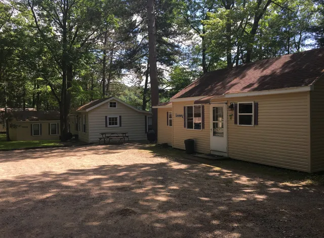 Hurleys Hideaway Resort