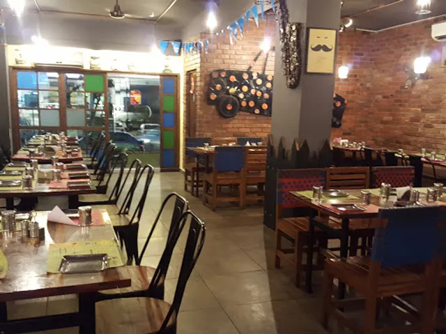 Handi Highway Dining