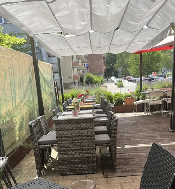 Eiscafé Coctail Pizza Waffel Bar "Valentino"