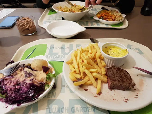 Lunch Garden Bomerée