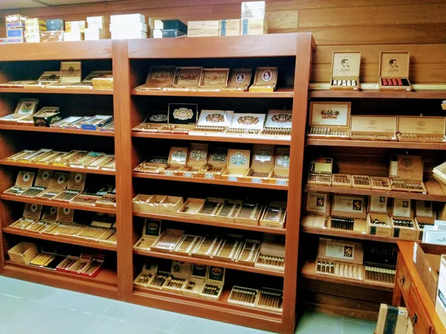 La Chaveta Cigar Lounge