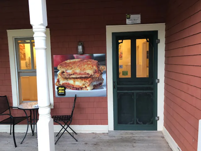 Moo Moo BBQ - Avonlea Village