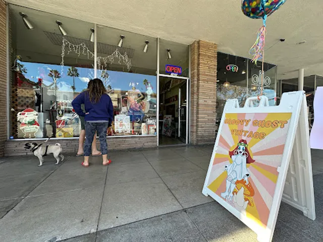 Groovy Ghost Vintage