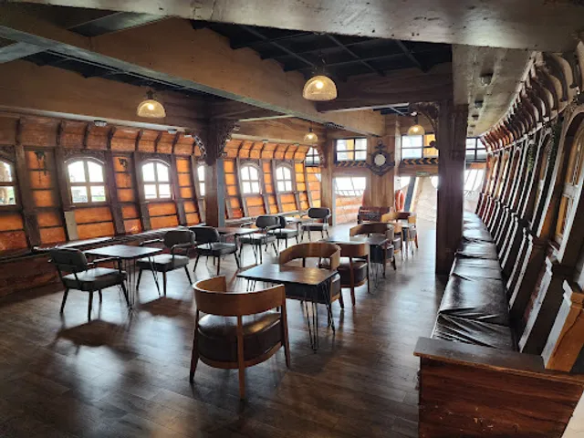 Mercusuar Cafe & Resto