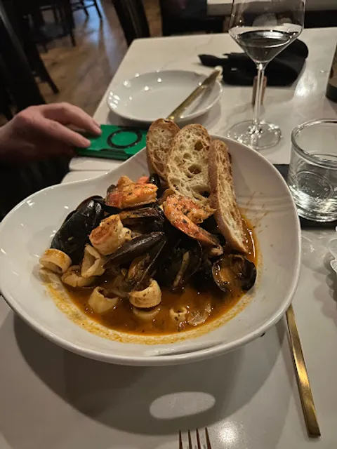 Teatro Bistro & Cocktail Lounge