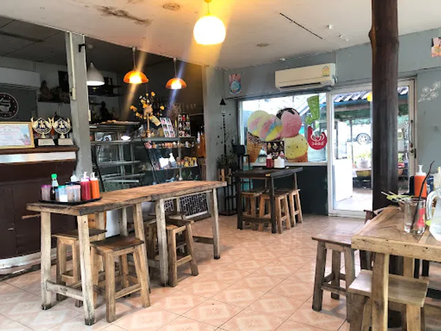 โทเมย์ เบเกอรี่