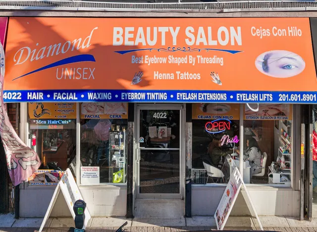 Diamond Unisex Beauty Salon (Perfect Shape Eyebrow Threading & Eyelash Extension & Eyelash Lift & Eyebrow Tinting Place)