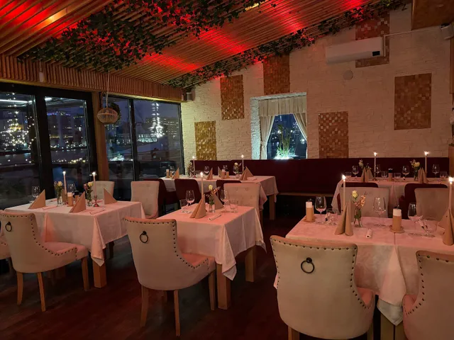 Rocco’s Wine & Dine