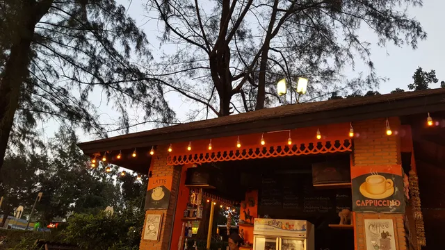 Strawberry Moons Beach Bar