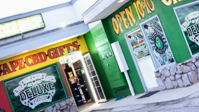 Deluxe Smoke Shop
