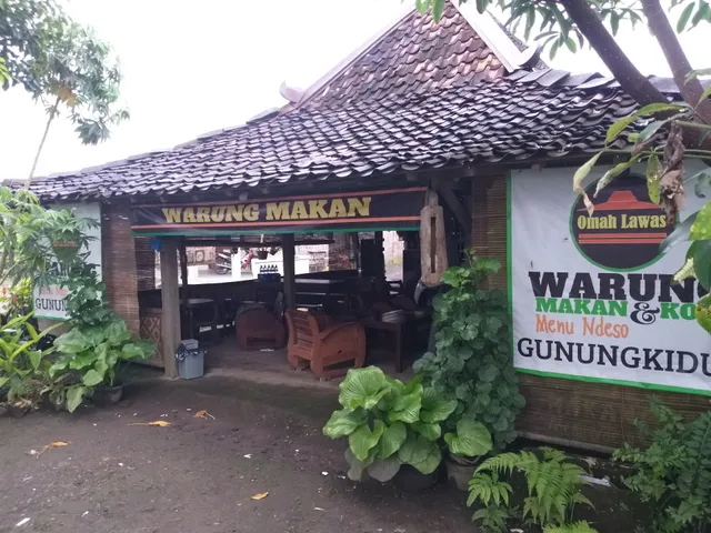 Omah Lawas Warung Makan dan Kopi
