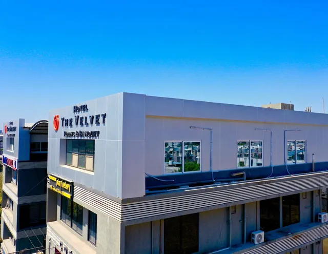 Hotel The Velvet Rooms & Banquet