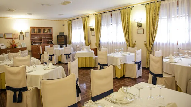 Mesón Lar Galego - Hostal Restaurante