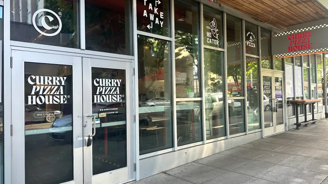 Curry Pizza House Portland