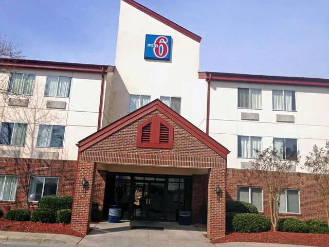 Motel 6 Rocky Mount, NC