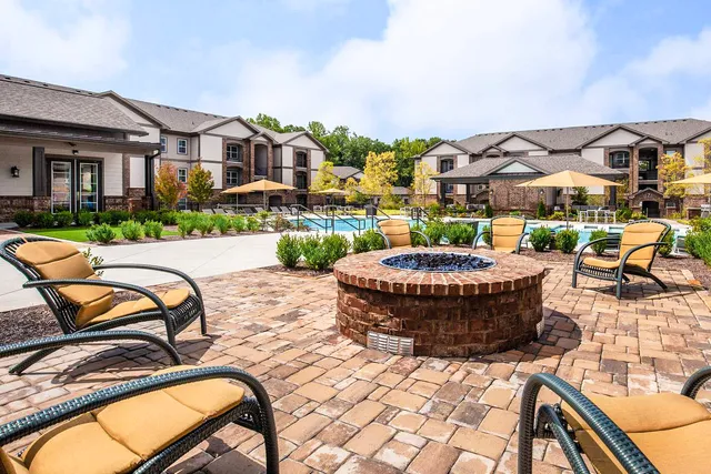 One White Oak Apartments