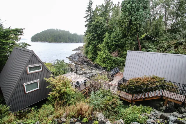 Duffin Cove Oceanfront Lodging