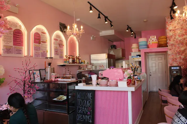 Pink Flores Bakery & Cafe