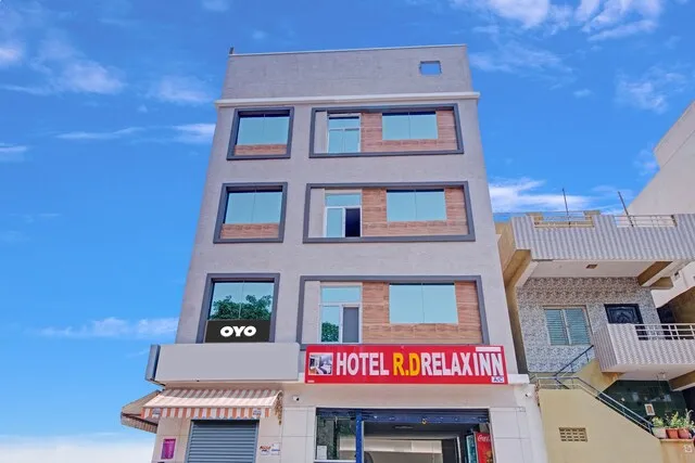 OYO Flagship Hotel Rd Relax Inn