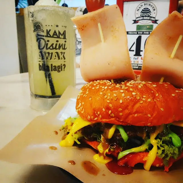 Man Burger Lava