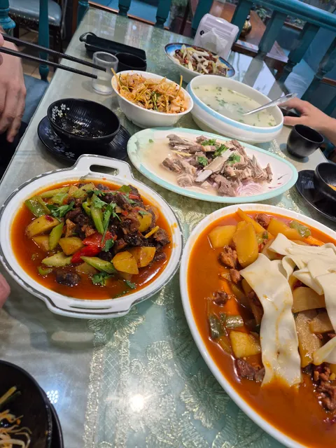 Xiyu Fengqing Xinjiang Muslim Theme Restaurant