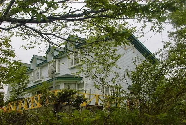 ふぁみりぃぺんしょん もめんのおうち