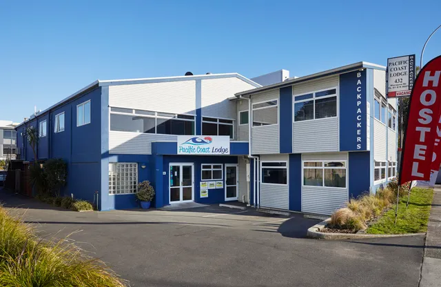 Pacific Coast Lodge & Backpackers