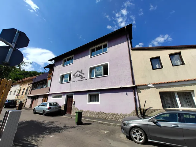 Rolling Stone Hostel