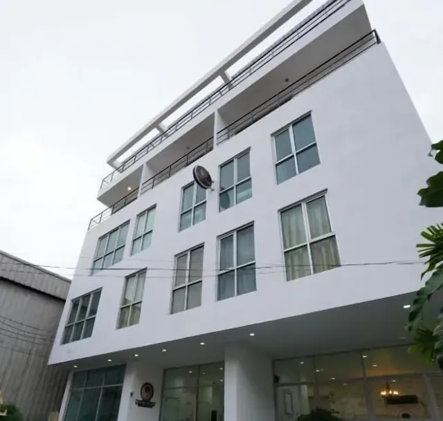 RoomQuest Bangkok Sukhumvit 50