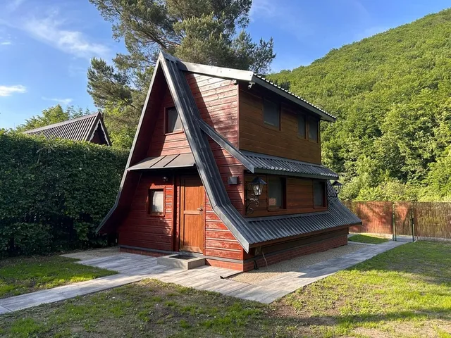 Chata nad Popradem, Rytro